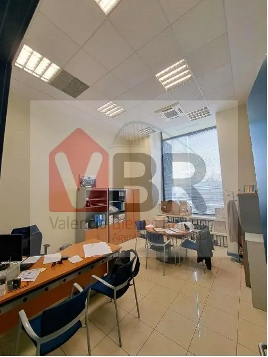 ** PONEMOS A TU DISPOSICIÓN ESTAS MAGNIFICAS OFICINAS DE 490 METROS EN EL PARQUE TACTICA DE PATERNA ** Con una multitud de servicios: sucursales bancarias, gimnas — 20