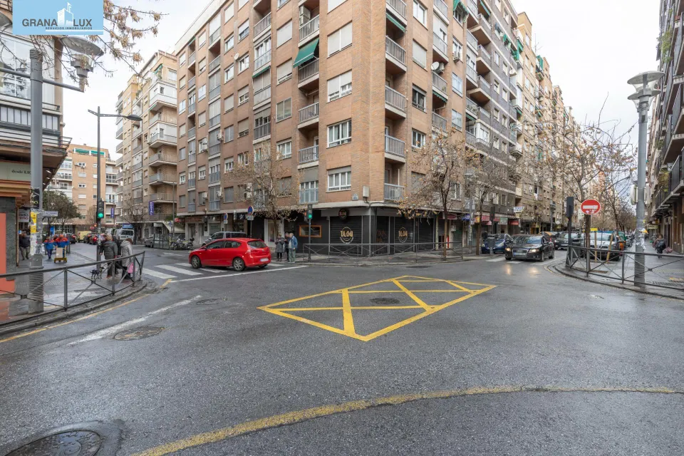 ¡Plaza de garaje en excelente ubicación! - CAMINO DE RONDA