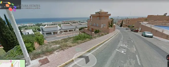MAGNIFICA PARCELA URBANA EN URBANIZACION DE LUJO - foto 2