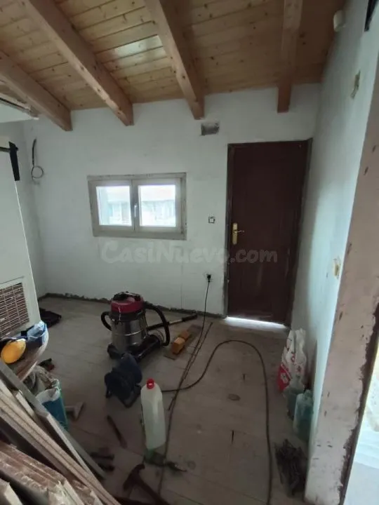 OPORTUNIDAD!!! SE VENDE CASA SEMIREFORMADA CON JARDIN EN SAN - foto 3
