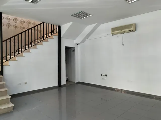 Local en venta de procedencia bancaria — 28