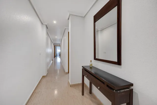 Venta de amplio apartamento seminuevo Ed.Torreaguas Torrevieja — 22