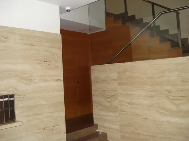 Piso con Balcón Burlada. — 8