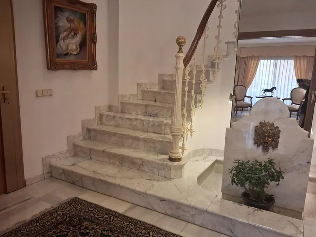 Espectacular vivienda situada en el centro de la ciudad - foto 2