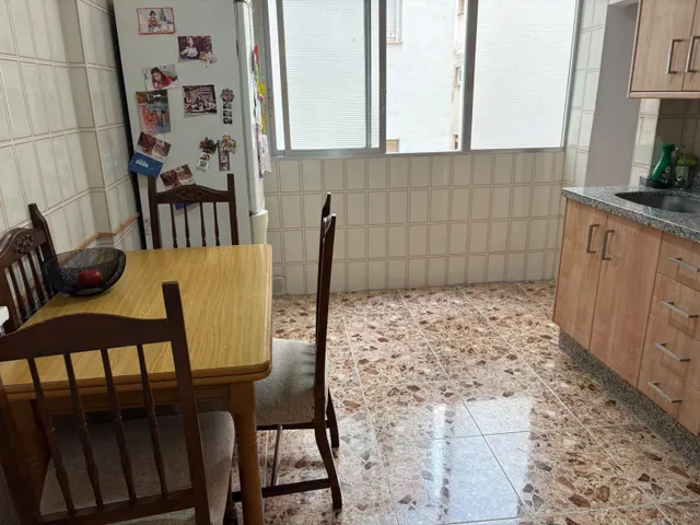 Te ofrecemos este bonito piso de 2 habitaciones y vestidor en bloque con ascensor recién reformado! — 8