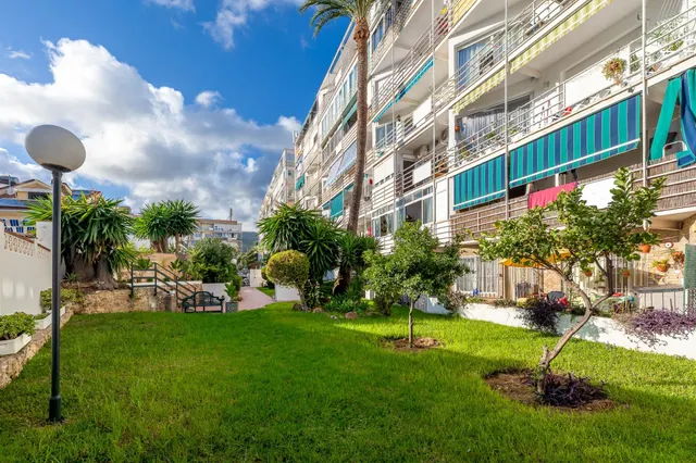 Piso con vistas al mar y gran potencial en Benalmádena — 4