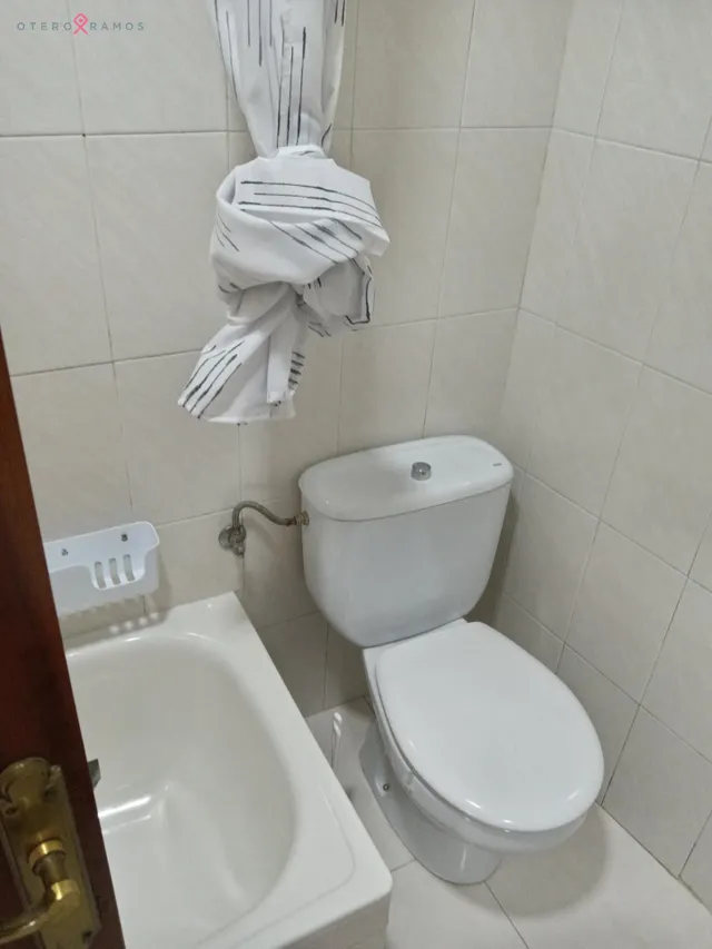 PISO EN ALQUILER EN RÚA ESPÍRITU SANTO, SANTIAGO — 32