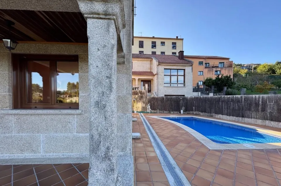 Casa de piedra con piscina privada en Campo Lameiro (Pontevedra)