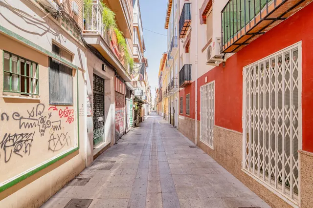 PISO DE 4 DORMITORIOS EN EL CENTRO DE GRANADA — 36
