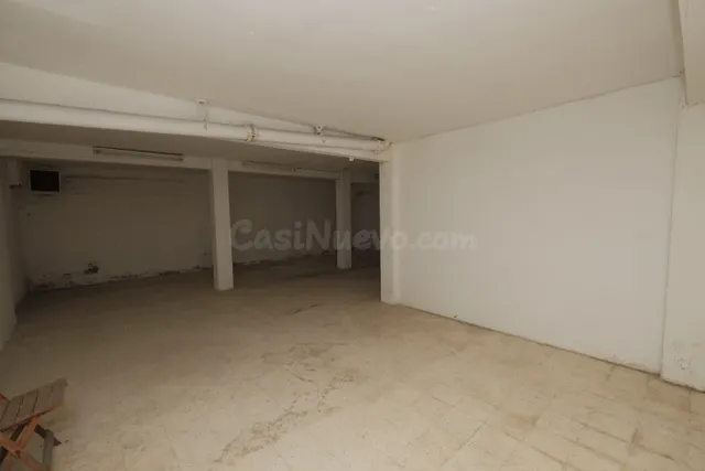 Local de 270 m2, de esquina con sótano en el centro. - foto 4