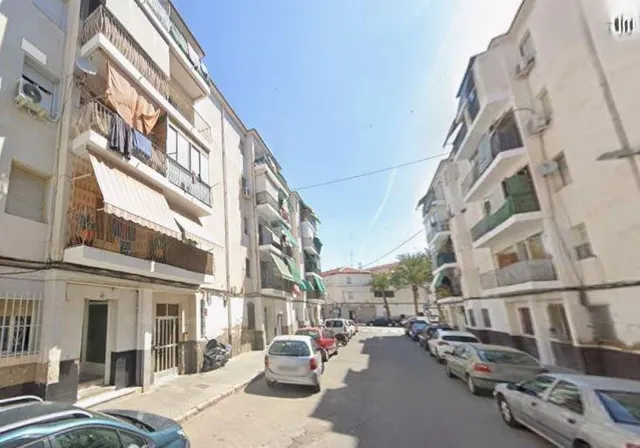 SE VENDE piso OKUPA en C ALBINELLA 3 de Elche/Elx — 4