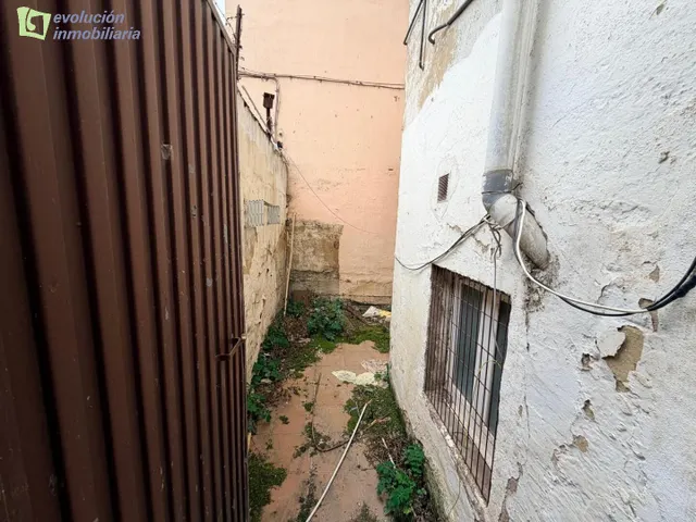 Se vende local/almacen  en san pedro de la fuente,Burgos. — 8