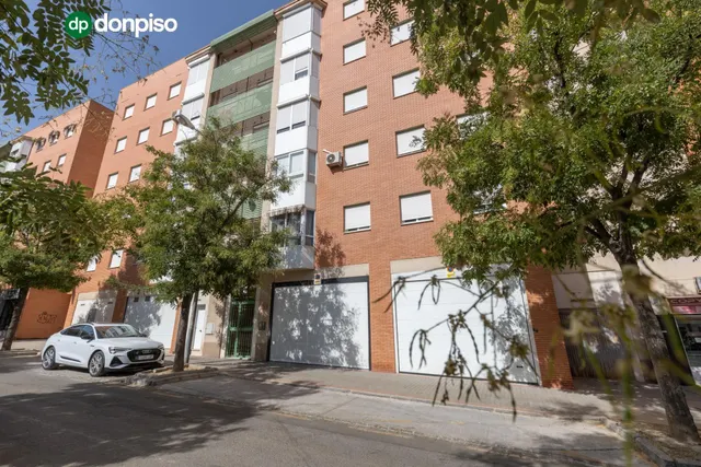 PISO VPO DE CUATRO DORMITORIOS CON GARAJE EN PADRE CLARET — 27