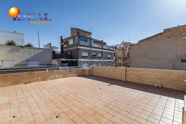 Ático dúplex junto Alhamar con 2 garajes y 2 trasteros — 2