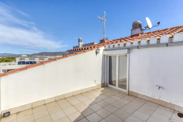 ATICO DUPLEX CON VISTAS A SOLO 150 M DE LA PLAYA — 34