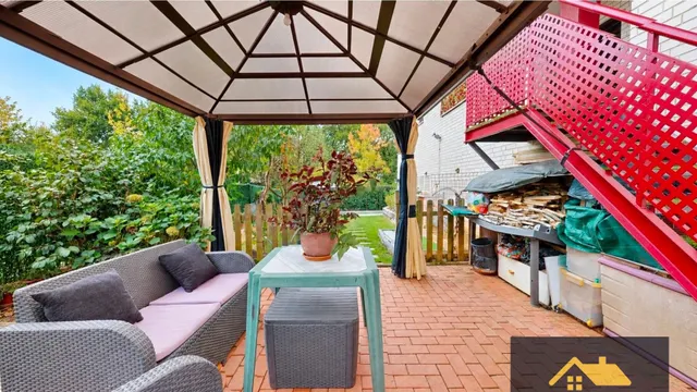Se vende Bajo de 150m2 con jardín de 140m2 y 2 piscinas comunitarias en Sopuerta, Vizcaya — 39
