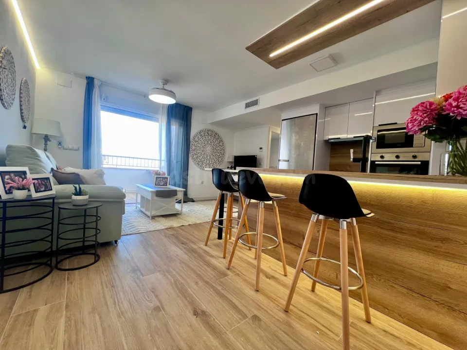 Apartamento reformado de 3 dormitorios 2 baños en punta prima (orihuela costa)