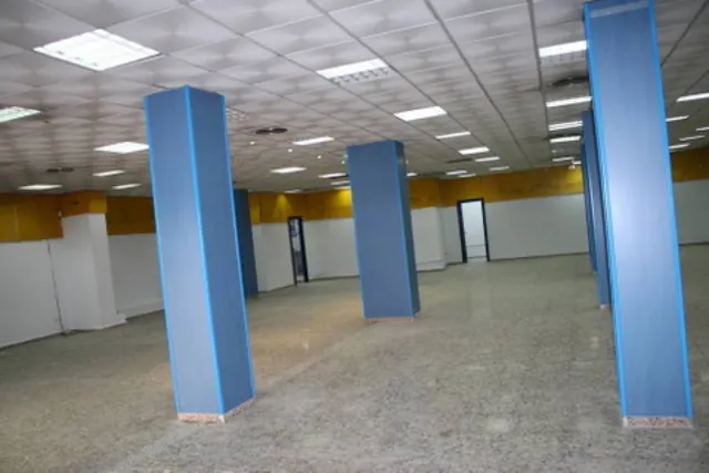 Alquiler local comercial en Orihuela, 120 m2. de superficie,  con 1 aseo. — 2