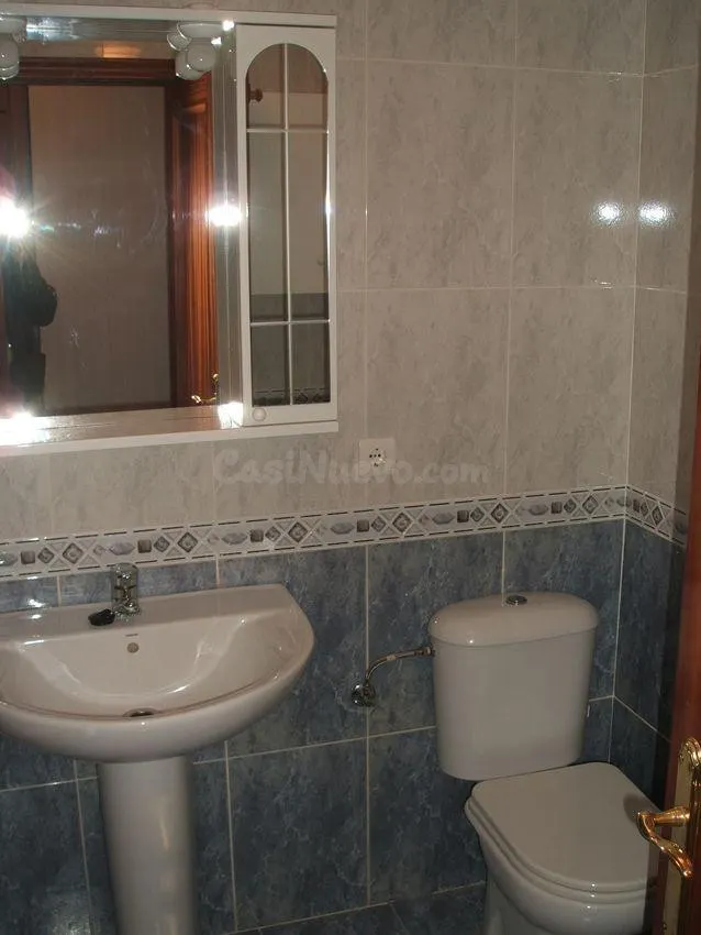 ¡Oportunidad Única en Medina de Pomar! Piso con Terraza y Pi - foto 5