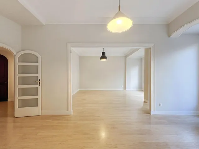 ¡Vive la Gran Vía del Marqués del Turia desde este espectacular piso en Joaquín Costa! — 24