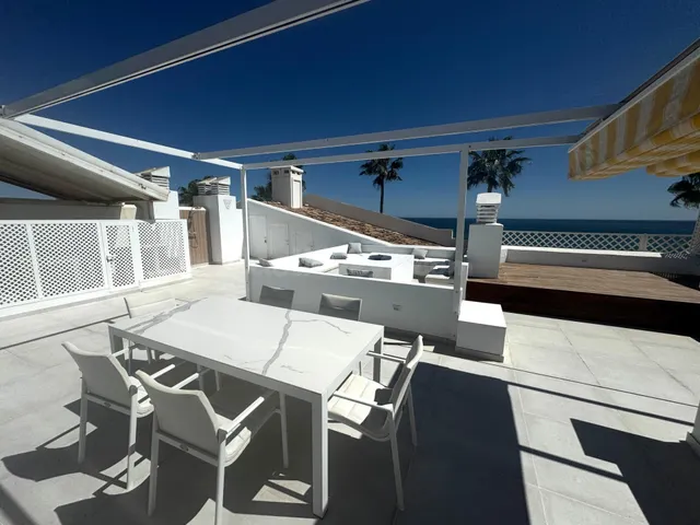 Exclusivo Ático Dúplex en Venta en Primera Línea con Vistas  - foto 4