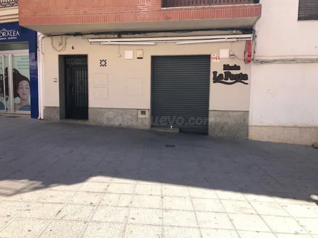 Venta local con 2 entradas: C/ Cruces y Posta