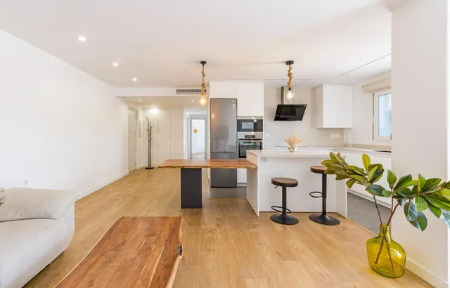 Alquiler vivienda en Juan Carlos I- Avenida Infanta Cristina. — 2