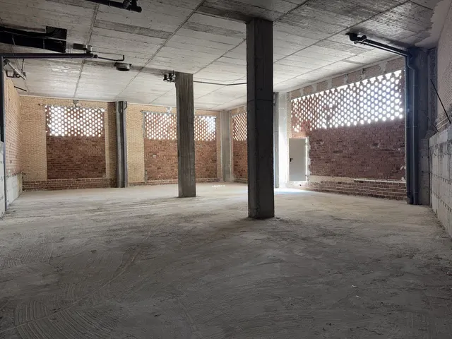 Local comercial 220m² en venta - Marbella — 11