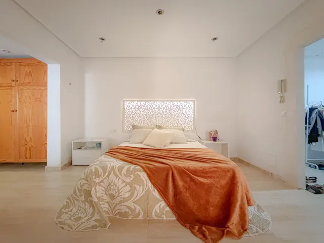 Exclusiva Casa tipo loft con gigantescos espacios y excelente distribución + GARAJE CERRADO, a un precio excelente — 12