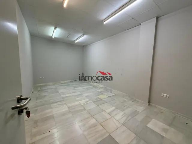Local comercial 185m² en alquiler - San Miguel — 30