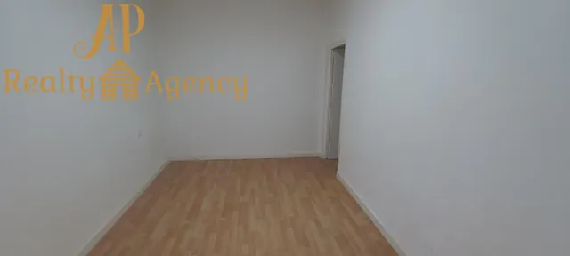 Piso exterior con balcón, trastero y posibilidad de 3 dormitorios en Elda — 18