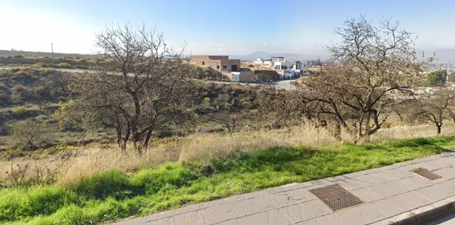 Suelo urbano en la Zubia, calle Gredos — 3