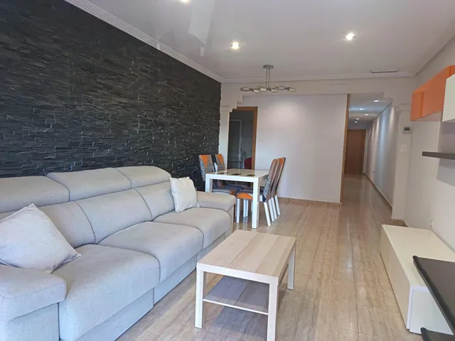 Se vende piso para entrar a vivir a 20 minutos de Alicante, con todos los servicios a mano, ascensor, plaza de garaje y trastero — 8