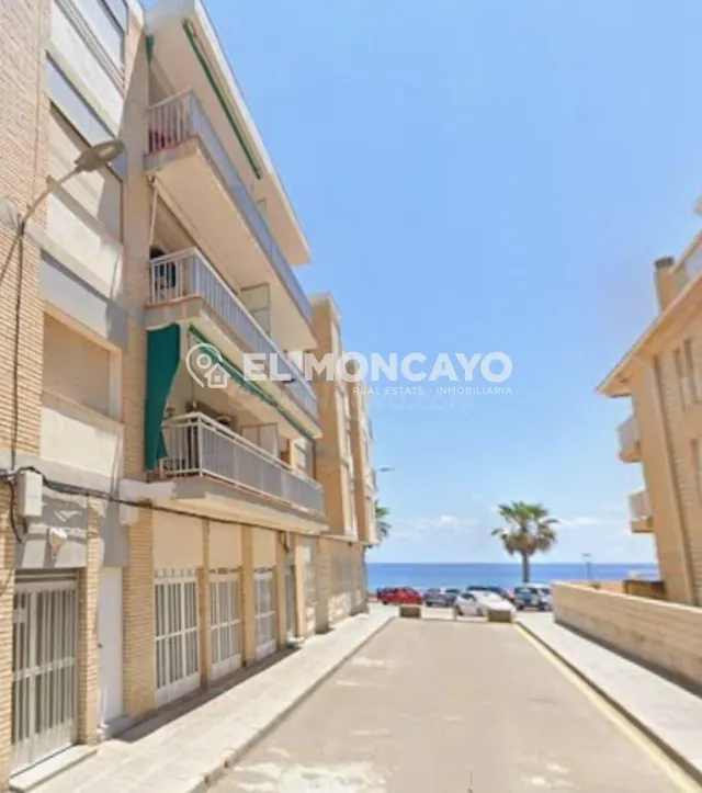 Fantástico apartamento con vistas laterales al mar en Torre  - foto 3