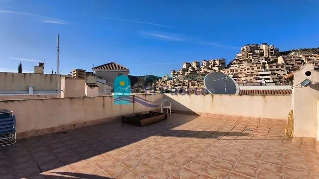 ÁTICO CON GRAN SOLÁRIUM PRIVADO, GARAJE Y PISCINA EN ÁGUILAS