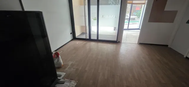 LOCAL COMERCIAL ACONDICIONADO DE 350 METROS EN PLENA — 16