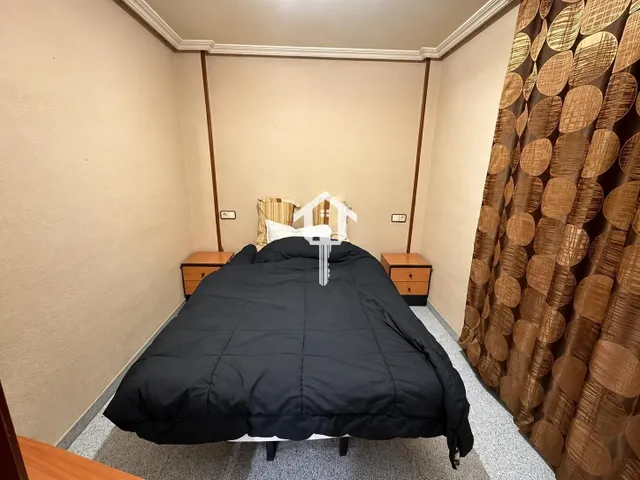 Piso para reformar en venta en Alicante. zona de los ángeles, 2 habitaciones, salón, baño con bañera, 50m2, segunda planta sin ascensor. — 29