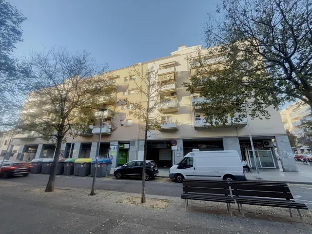 Local Comercial en Sant Pere Nord: Oportunidad Única de Inve - foto 5