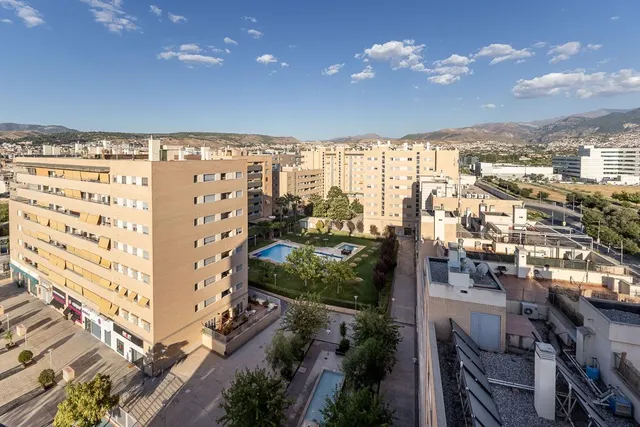 Ático dúplex en Campus de la Salud — 20