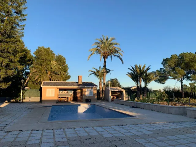 Chalet en Alquiler en Elche, zona Alzabares. — 32