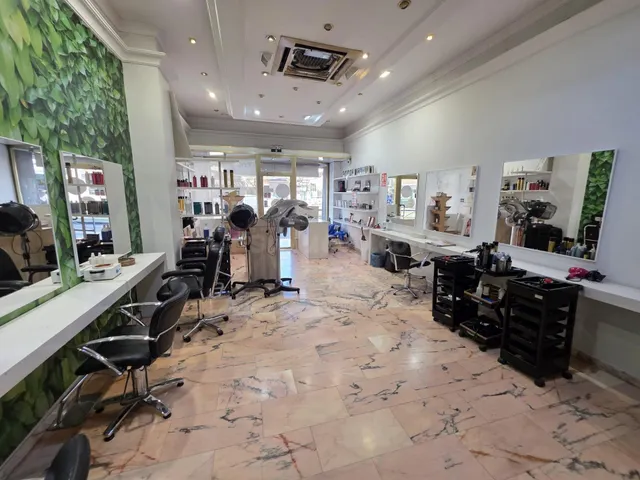 Local comercial en Avenida del Sur – 127 m2 con gran potencial de inversión — 2