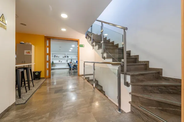 Edificio de 3 plantas destinado a oficinas junto a Centro Comercial Serrallo — 39