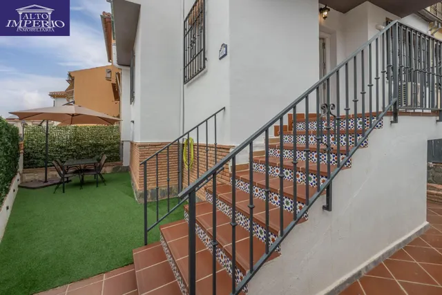 Encantadora Casa Reformada en Ogijares con Vistas y Espacios para Disfrutar — 45