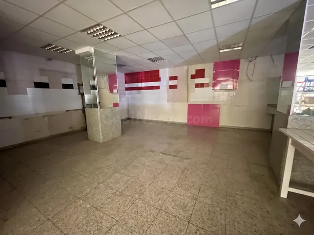 LOCAL zona comercial de 100 m2 con posibilidad de hacer vivi