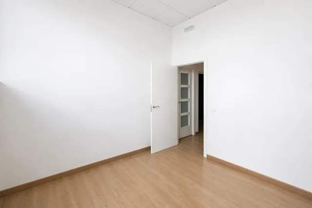 Oficina en venta en Avenida de la Albufera 323, Madrid — 15