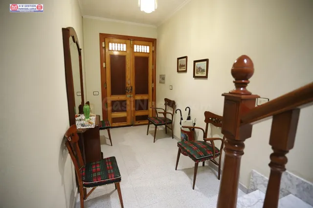 CASA PARA ENTRAR A VIVIR CON 318 m2 DE PARCELA Y PATIO DE 17 - foto 2