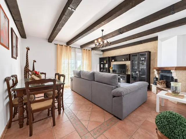 Espaciosa casa con patio privado, barbacoa y garaje: el hoga - foto 5