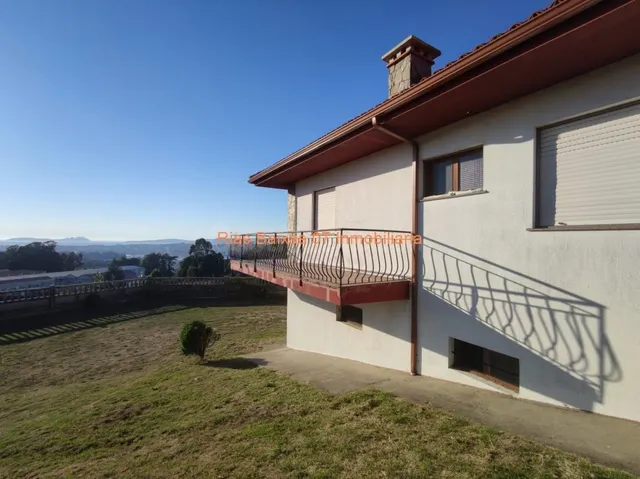 REF 4124 CHALET 4 DORM. SOBRE PARCELA CERRADA DE 1416 m2 CON