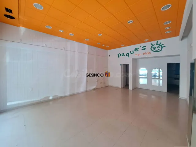 LOCAL COMERCIAL EN ALQUILER CÉNTRICO — 3