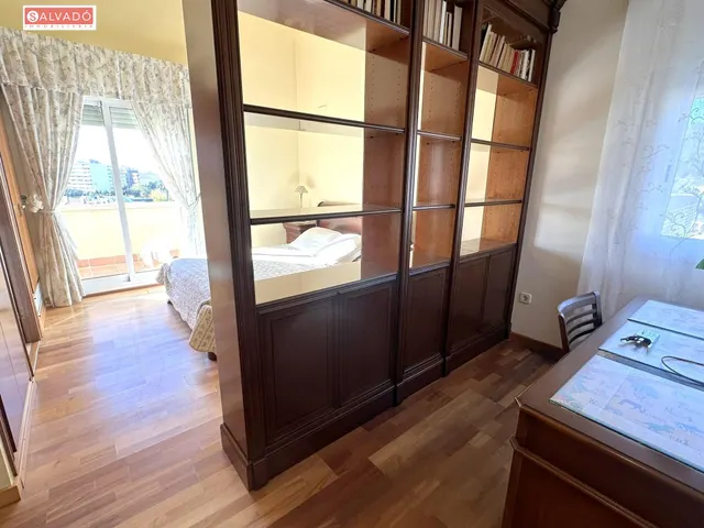 ¡CHALET ESQUINERO CON PISCINA PRIVADA Y VISTAS AL MAR EN EL MAS MEL! — 18